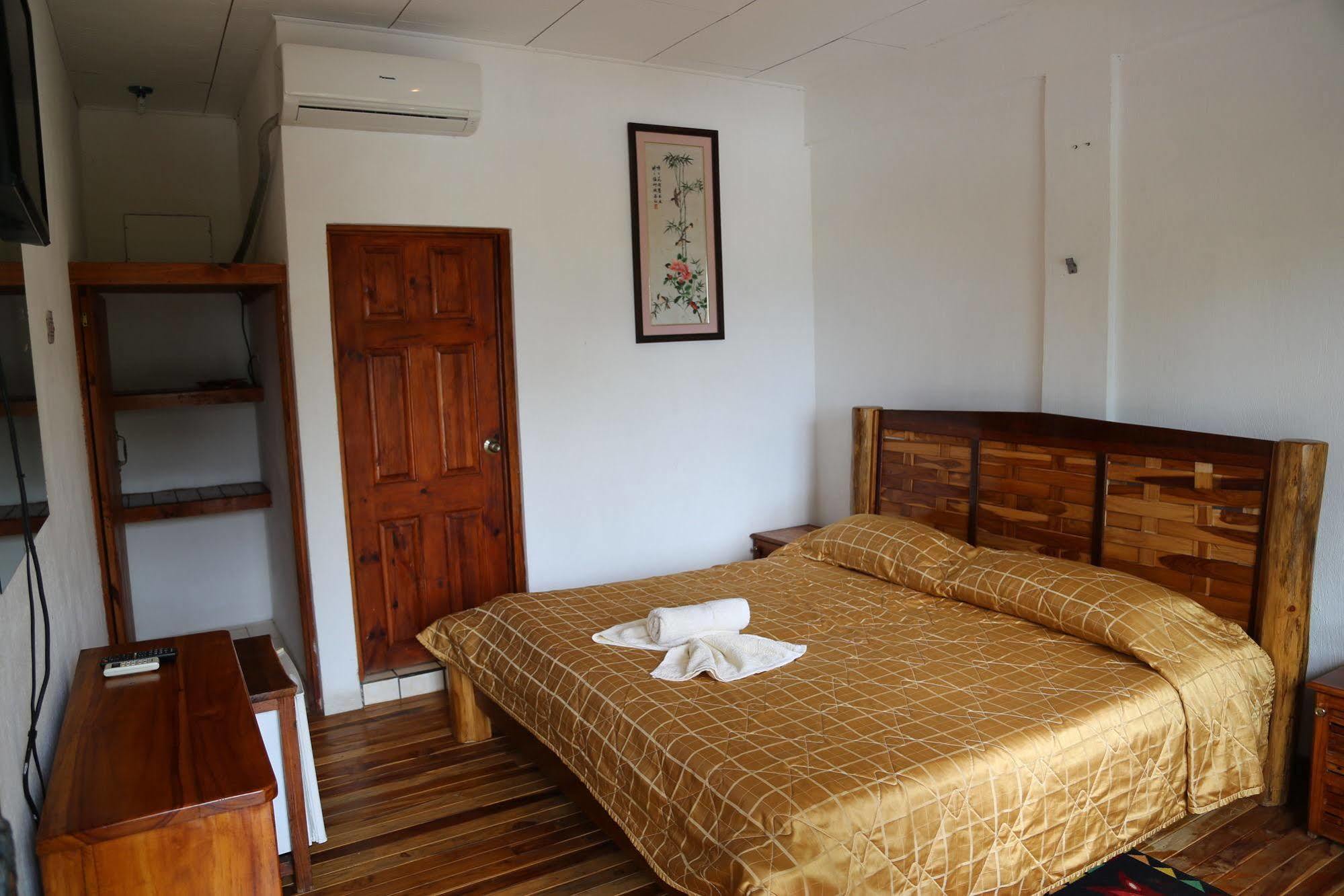 Hotel Coco Beach Мануэль-Антонио Экстерьер фото